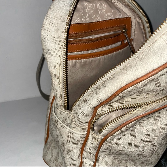 Michael Kors Jet Set Backpack and Wristlet Wallet Set - Picture 9 of 10